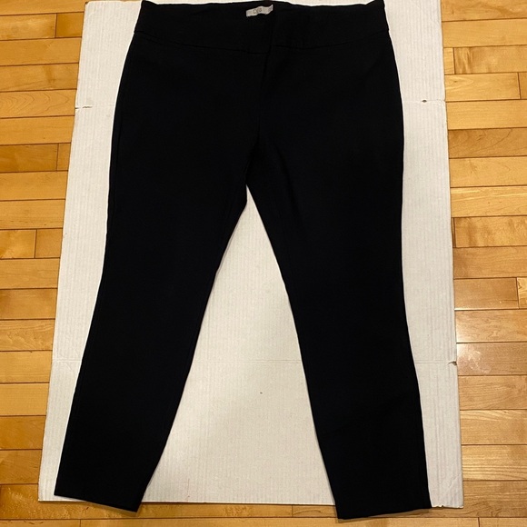 Dalia Pants - Dalia Black textured Pull-on stretchy Pants Size 16